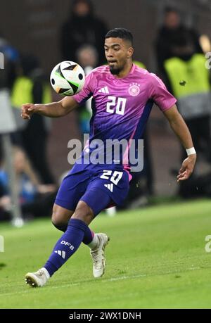 Francfort, Allemagne. 26 mars 2024, Hesse, Francfort-sur-le-main : Football : match international, Allemagne - pays-Bas, Deutsche Bank Park. L'Allemand Benjamin Henrichs en action. Photo : Arne Dedert/dpa crédit : dpa Picture alliance/Alamy Live News Banque D'Images