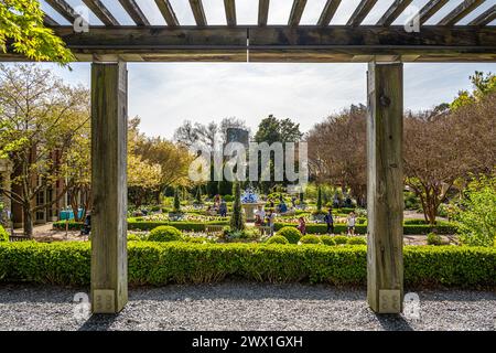 Surplombant le jardin formel Levy parterre à l'Atlanta Botanical Garden à Midtown Atlanta, Géorgie. (ÉTATS-UNIS) Banque D'Images