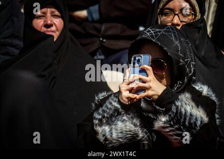 Grand rassemblement coranique au stade Azadi TÉHÉRAN, le stade Azadi a accueilli une cérémonie coranique spéciale mardi soir à l'occasion de l'anniversaire de naissance de l'Imam Hassan AS, le deuxième Imam des musulmans chiites. Copyright : xMohsen Rezaeix  MG 1786 Banque D'Images