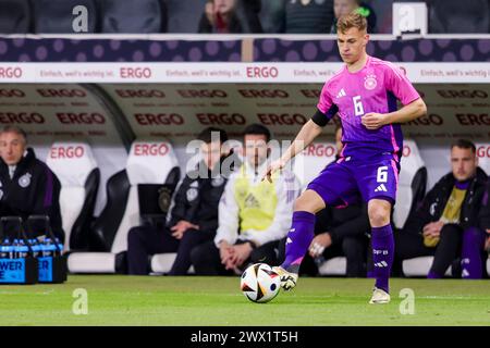 FRANCFORT-SUR-le-MAIN, ALLEMAGNE - MARS 26 : Joshua Kimmich (Allemagne) contrôle le ballon lors du match amical de l'Allemagne et des pays-Bas à Deuts Banque D'Images