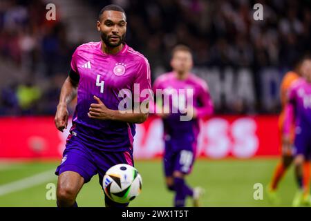 FRANCFORT-SUR-le-MAIN, ALLEMAGNE - MARS 26 : Jonathan Tah (Allemagne) contrôle le ballon lors du match amical de l'Allemagne et des pays-Bas à Deutsch Banque D'Images