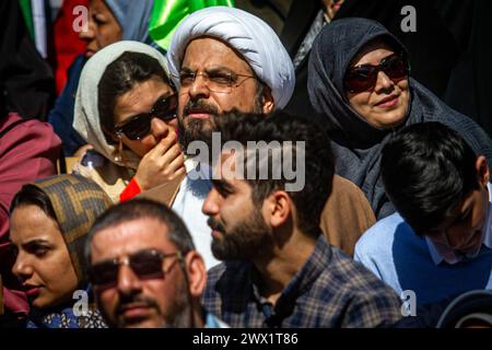 Grand rassemblement coranique au stade Azadi TÉHÉRAN, le stade Azadi a accueilli une cérémonie coranique spéciale mardi soir à l'occasion de l'anniversaire de naissance de l'Imam Hassan AS, le deuxième Imam des musulmans chiites. Copyright : xMohsen Rezaeix  MG 1805 Banque D'Images