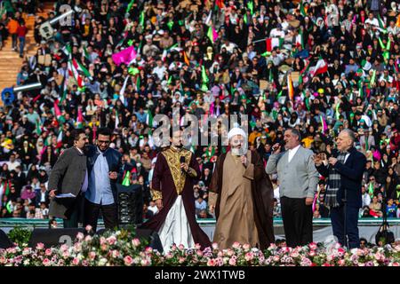 Grand rassemblement coranique au stade Azadi TÉHÉRAN, le stade Azadi a accueilli une cérémonie coranique spéciale mardi soir à l'occasion de l'anniversaire de naissance de l'Imam Hassan AS, le deuxième Imam des musulmans chiites. Copyright : xMohsen Rezaeix  MG 2037 Banque D'Images