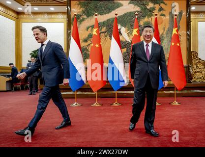 PÉKIN - le premier ministre sortant Mark Rutte rencontre le président Xi Jinping lors d'une visite de travail en République populaire de Chine. ANP REMKO DE WAAL pays-bas Out - belgique Out Banque D'Images