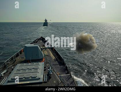 Séoul, CORÉE DU SUD. 25 mars 2023. 27 mars 2024-Séoul, Corée du Sud-ROK deuxième flotte de la marine menant un exercice de tir réel antinavier dans la mer de l'est le 27 mars 2024. L'exercice a également été effectué en mer du Sud et en mer de l'Ouest le même jour. (Crédit image : © Ministère de la Défense via ZUMA Press Wire) USAGE ÉDITORIAL SEULEMENT! Non destiné à UN USAGE commercial ! Banque D'Images