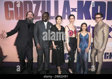 Adam Wingard, Brian Tyree Henry, Fala Chen, Rebecca Hall, Kaylee Hottle und Dan Stevens BEI der Weltpremiere des Kinofilms 'Godzilla x Kong : The New Empire / Godzilla x Kong : Das neue Imperium' im TCL Chinese Theatre. Los Angeles, 25.03.2024 Banque D'Images