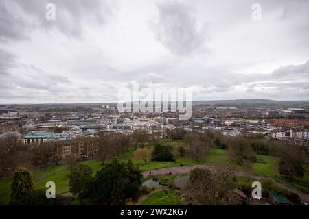 Vue depuis la tour Cabot. Bristol, Angleterre, situé dans un parc public sur Brandon Hill, entre le centre-ville, Clifton et Hotwells. Image garyroberts Banque D'Images