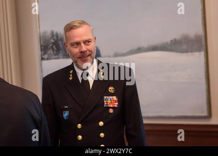 RIGA, Lettonie. 27 mars 2024. Rob Bauer (photo), président du Comité militaire de l'OTAN, rencontre Edgars Rinkevics, président de la Lettonie. Crédit : Gints Ivuskans/Alamy Live News Banque D'Images