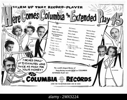 Une publicité d'un magazine de musique du début des années 1950 annonçant que Columbia Records proposerait de la musique sur des disques de 45 tours par minute. C'était la dernière technologie et la publicité mettait en vedette des stars comme Benny Goodman, Rosemary Cooney, Doris Day et Liberace. Banque D'Images