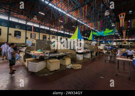 Belem, Brésil - 26 décembre 2023 : le célèbre marché aux poissons Ver o Peso est presque vide à cause des vacances de Noël. Banque D'Images