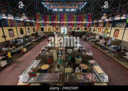 Belem, Brésil - 26 décembre 2023 : le célèbre marché aux poissons Ver o Peso est presque vide à cause des vacances de Noël. Banque D'Images