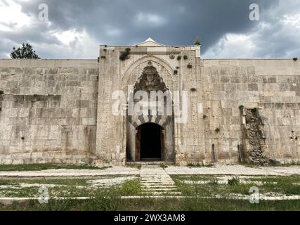 Susuz Caravansérail, situé à Burdur, Turquie, a été construit en 1246. Banque D'Images