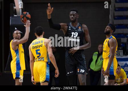 Belgrade, Serbie, 19 mars 2023. Youssoupha Fall du LDLc Asvel Villeurbanne réagit lors du match de l'EuroLeague de Turkish Airlines 2023/2024, Round 30 entre le Maccabi Playtika tel Aviv et le LDLc Asvel Villeurbanne au Aleksandar Nikolic Hall à Belgrade, Serbie. 19 mars 2023. Crédit : Nikola Krstic/Alamy Banque D'Images