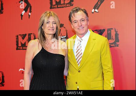 Londres, Royaume-Uni. 27 mars 2024 : lia Vollack et Derek McLane assistent à la soirée d'ouverture de la production britannique Broadway - MJ MJ The musical - soirée d'ouverture, Londres, The musical au Prince Edward Theatre. Banque D'Images