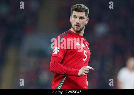 Cardiff, Royaume-Uni. 26 mars 2024. Chris Mepham du pays de Galles vu en action lors du match de qualification pour le Championnat d'Europe de l'UEFA (play-off) entre le pays de Galles et la Pologne au Cardiff City Stadium. Score final ; pays de Galles 0:0 Pologne (pénalités ; 4:5). Crédit : SOPA images Limited/Alamy Live News Banque D'Images