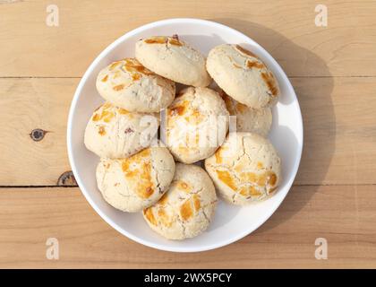 Nan khatai est un biscuit indien sans oeuf sucré et salé chargé de fruits secs et de noix populaire au Pakistan, au Bangladesh, au Sri lanka, en Inde et au Myanmar Banque D'Images