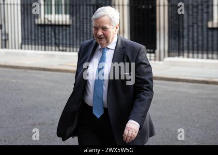 Londres, Royaume-Uni. 26 mars 2024. Lord True est vu quitter une réunion du cabinet à Downing Street, Londres. Crédit : SOPA images Limited/Alamy Live News Banque D'Images