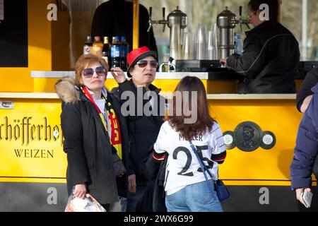 Deutsche Bank Park Stadium, Francfort, Allemagne vs pays-Bas match de football amical, 26 mars 2024. Entrée des fans et environs du stade. Banque D'Images