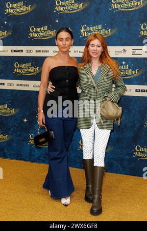 Première - Chantal im Märchenland Peri Baumeister und Palina Rojinski BEI der Premiere zu Chantal im Märchenland im Zoo Palast AM 26.03.2024 à Berlin. *** Première Chantal im Märchenland Peri Baumeister et Palina Rojinski à la première de Chantal im Märchenland au Zoo Palast le 26 03 2024 à Berlin Copyright : xEventpressxKochanx Banque D'Images