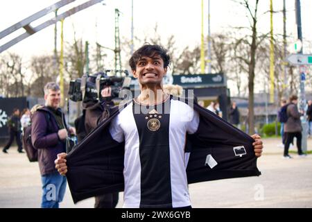 Deutsche Bank Park Stadium, Francfort, Allemagne vs pays-Bas match de football amical, 26 mars 2024. Entrée des fans et environs du stade. Banque D'Images