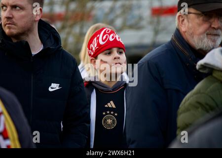 Deutsche Bank Park Stadium, Francfort, Allemagne vs pays-Bas match de football amical, 26 mars 2024. Entrée des fans et environs du stade. Banque D'Images