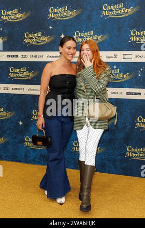 Première - Chantal im Märchenland Peri Baumeister und Palina Rojinski BEI der Premiere zu Chantal im Märchenland im Zoo Palast AM 26.03.2024 à Berlin. *** Première Chantal im Märchenland Peri Baumeister et Palina Rojinski à la première de Chantal im Märchenland au Zoo Palast le 26 03 2024 à Berlin Copyright : xEventpressxKochanx Banque D'Images