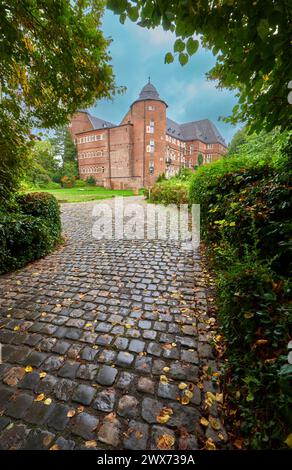 Visite du château de Bedburg en Rhénanie du Nord-Westphalie, Allemagne par un jour de pluie Banque D'Images