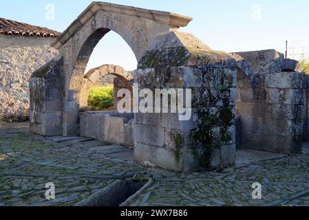 Fuente la Conceja, fontaine romane du XIVe siècle à la périphérie de la ville, Zarza la Mayor, Province de Caceres, Estrémadure, Espagne Banque D'Images