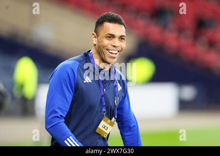 JOSH MAGENNIS, joueur de football professionnel, joue pour l'équipe nationale d'Irlande du Nord. Image prise lors d'une séance d'entraînement et d'échauffement. Banque D'Images