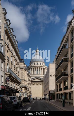 France, Ile de France, Paris 5th arrondissement, rue d'Ulm, vue sur le dôme du Panthéon, Banque D'Images