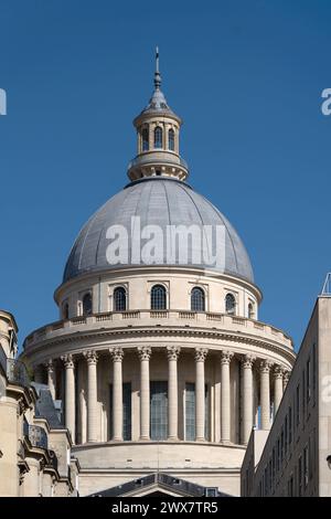 France, Ile de France, Paris 5th arrondissement, rue d'Ulm, vue sur le dôme du Panthéon, Banque D'Images