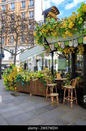 France, région Ile-de-France, Paris rive gauche, Montparnasse, 6ème arrondissement, rue de Rennes, Café cassette, 19 mars 2024 Banque D'Images