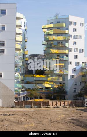 France, région Ile de France, Paris 13ème arrondissement, Quai d'Austerlitz, chantier et déblai, reflets jaunes, bâtiment de Bernard Bühler architecte, restauration sur le Îlot Fulton Banque D'Images