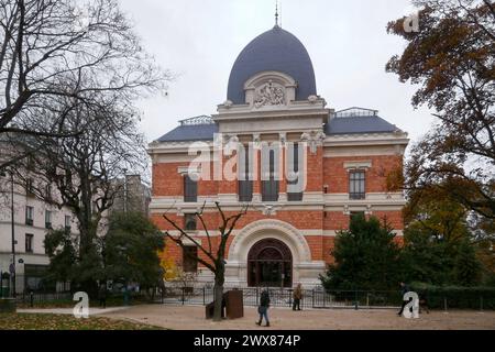 Paris, France - 21 novembre 2017 : la Galerie de paléontologie et d’anatomie comparée fait partie de Banque D'Images