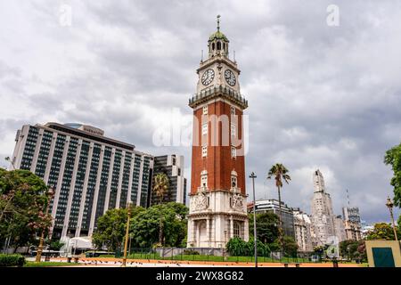 La Torre Monumental (anciennement appelée Torre de Los Ingleses) Plaza Fuerza Aerea Argentina, Buenos Aires, Argentine. Banque D'Images