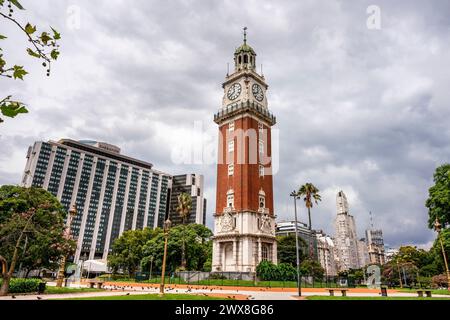 La Torre Monumental (anciennement appelée Torre de Los Ingleses) Plaza Fuerza Aerea Argentina, Buenos Aires, Argentine. Banque D'Images