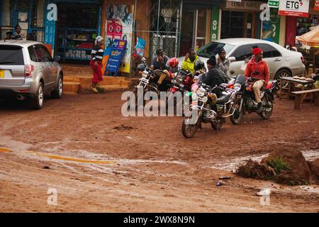 Arusha, Tanzanie, Afrique. 04 février 2022.la vie dans un village africain. Concept de voyage africain.scène d'un marché africain local Banque D'Images