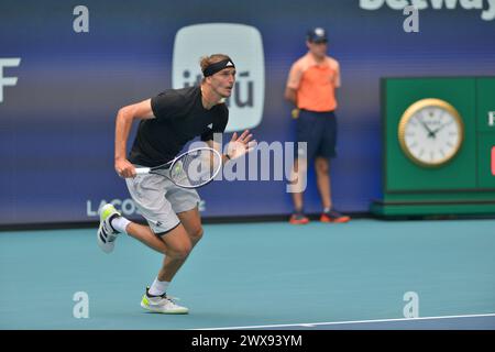 Miami Gardens, États-Unis. 28 mars 2024. MIAMI GARDENS, FLORIDE - MARS 28 : Alexander Zverev (Allemagne) vs Fabian Marozsan (Hongrie) lors de la journée portes ouvertes de Miami 2024 présentée par Itaú au Hard Rock Stadium le 28 mars 2024 à Miami Gardens, Floride. (Photo de JL/Sipa USA) crédit : Sipa USA/Alamy Live News Banque D'Images