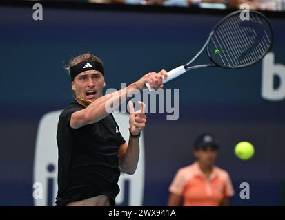 MIAMI GARDENS FL - MARS 28 : Alexander Zverev vs Fabian Marozsan lors des quarts de finale masculins à l'Open de Miami au Hard Rock Stadium le 28 mars 2024 à Miami Gardens, Floride.mpi04/MediaPunch crédit : MediaPunch Inc/Alamy Live News Banque D'Images