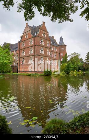 Visite du château de Bedburg en Rhénanie du Nord-Westphalie, Allemagne par un jour de pluie Banque D'Images