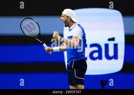 MIAMI GARDENS, FLORIDE - MARS 28 : contre lors de leur match le jour 13 de l'Open de Miami au Hard Rock Stadium le 28 mars 2024 à Miami Gardens, Floride. (Photo de Mauricio Paiz) Banque D'Images