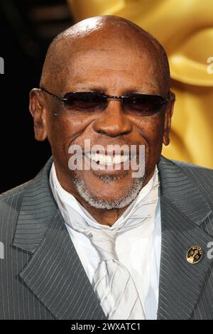 Hollywood, États-Unis. 29 mars 2024. (DOSSIER) Louis Gossett Jr. Mort à 87 ans. Le neveu de Gossett a déclaré à l'Associated Press le vendredi 29 mars 2024 que l'acteur est décédé le jeudi 28 mars 2024 à Santa Monica, en Californie. HOLLYWOOD, LOS ANGELES, CALIFORNIE, États-Unis - MARS 02 : L'acteur américain Louis Gossett Jr. arrive à la 86e cérémonie annuelle des Oscars qui se tient au Dolby Theatre le 2 mars 2014 à Hollywood, Los Angeles, Californie, États-Unis. (Photo de Xavier Collin/image Press Agency) crédit : image Press Agency/Alamy Live News Banque D'Images