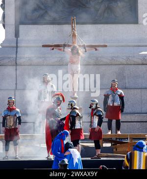 Londres, Royaume-Uni. 29 mars 2024. La passion de Jésus exécutée par les joueurs de Wintershall. Ils jouent l'histoire de Jésus, la Crucifixion et la Résurrection. Il y a un casting de plus de 100 personnes et un âne, des chevaux et des pigeons. Crédit : Karl Black/Alamy Live News Banque D'Images