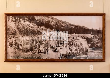 Photo de CCC construisant ce qui est maintenant le complexe du siège social dans Bandelier National Monument, Nouveau Mexique, États-Unis Banque D'Images