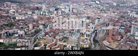 Une vue aérienne panoramique du centre de Manchester City, au nord-ouest de l'Angleterre, Royaume-Uni Banque D'Images