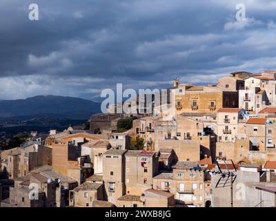 Vue panoramique de Calascibetta, Sicile, Italie Banque D'Images