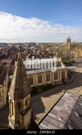 Vue de St Michael le Belfrey depuis York Minster Banque D'Images