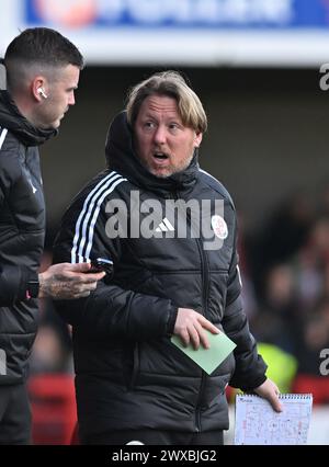 Crawley UK 29 mars 2024 - le manager adjoint de Crawley Jamie Day pendant le match EFL League Two entre Crawley Town et Doncaster Rovers : crédit Simon Dack / TPI / Alamy Live News à usage éditorial exclusif. Pas de merchandising. Pour Football images, les restrictions FA et premier League s'appliquent inc. aucune utilisation d'Internet/mobile sans licence FAPL - pour plus de détails, contactez Football Dataco Banque D'Images