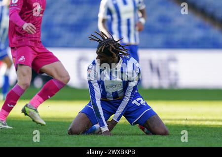 Sheffield, Royaume-Uni. 29 mars 2024. L'attaquant de Sheffield mercredi Ike Ugbo (12 ans) lors du Sheffield Wednesday FC vs Swansea City AFC SKY Bet EFL Championship match au Hillsborough Stadium, Sheffield, Angleterre, Royaume-Uni le 29 mars 2024 crédit : Every second Media/Alamy Live News Banque D'Images