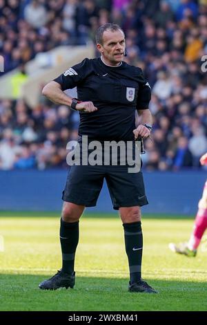 Sheffield, Royaume-Uni. 29 mars 2024. Arbitre Geoff Eltringham lors du Sheffield Wednesday FC vs Swansea City AFC Sky Bet EFL Championship match au Hillsborough Stadium, Sheffield, Angleterre, Royaume-Uni le 29 mars 2024 Credit : Every second Media/Alamy Live News Banque D'Images